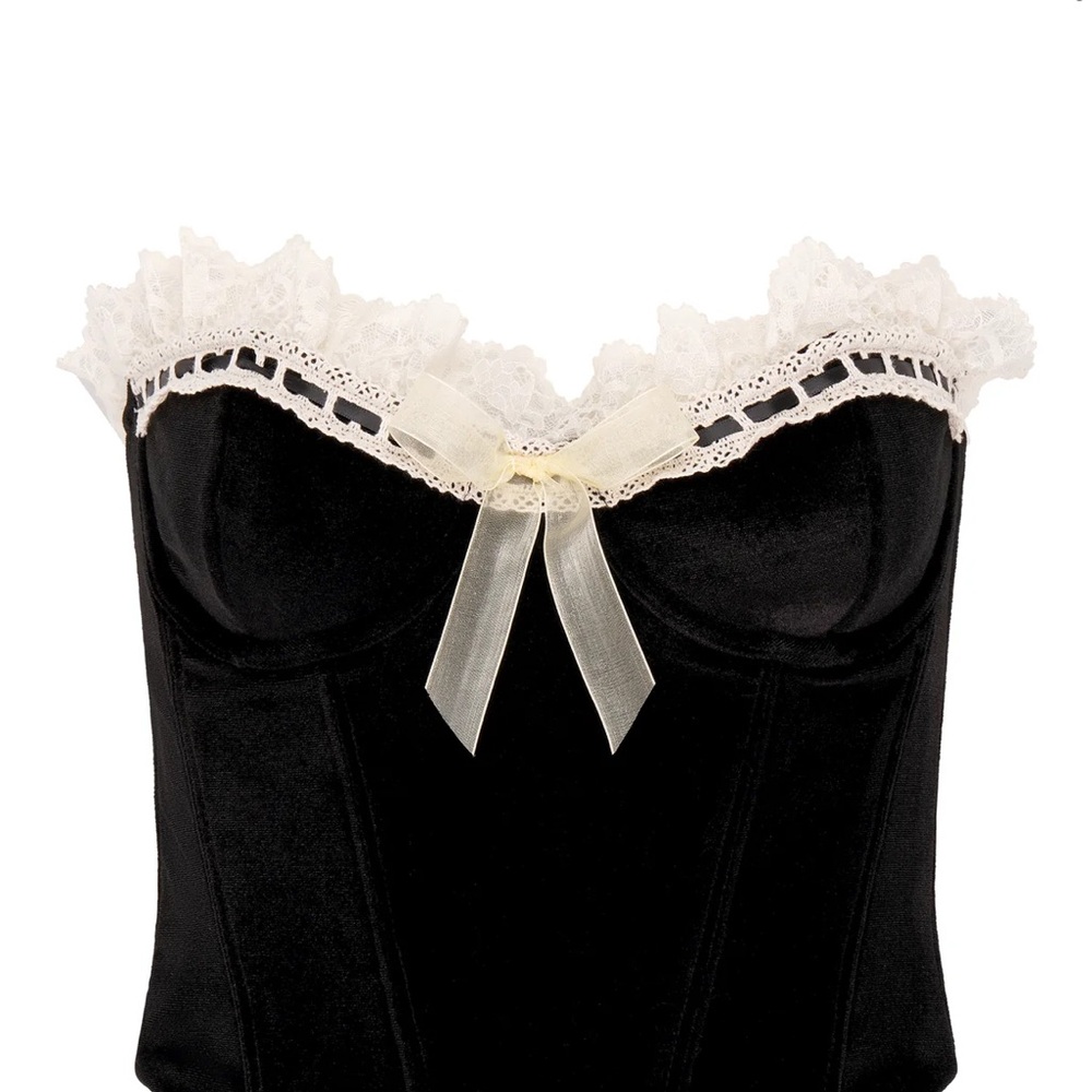 Elegant Black Lace Bustier